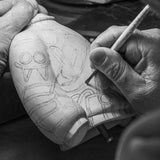 LLADRÓ PORCELAIN SCULPTURE "THE GUEST – LITTLE" BY DÍAZ-FAES IN BLACK AND WHITE. LIMITED SERIES 