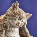 Scultura Werns Gatto su poltrona in poliresina